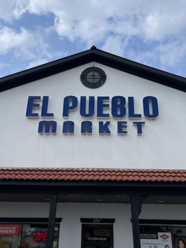 El Pueblo Market 1