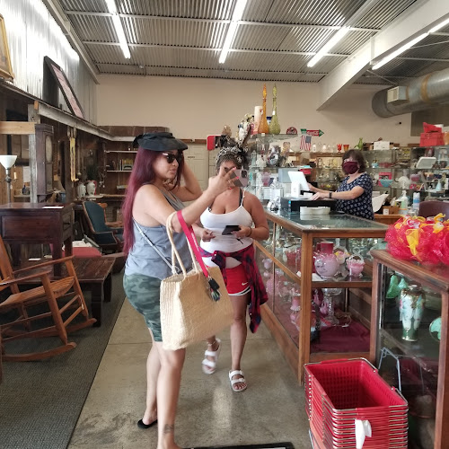 Homestead Antique Mall & Flea Market