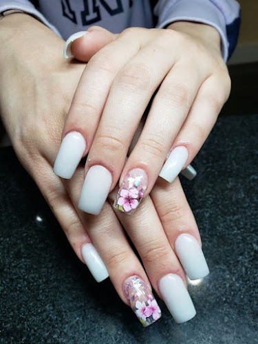 D & T Nail Spa