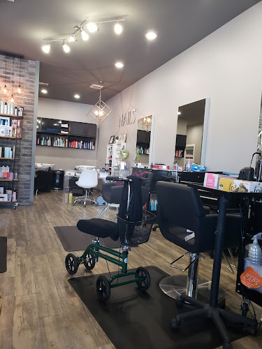 Salon Illusions